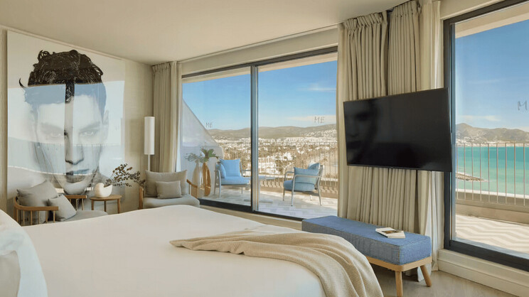 Beyond ME+ Suite Sea & City View 